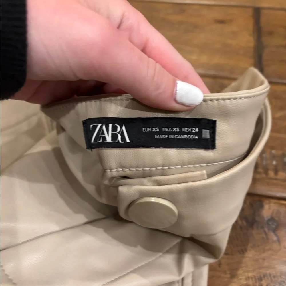 Zara Khaki Pleather Ankle Length Pants